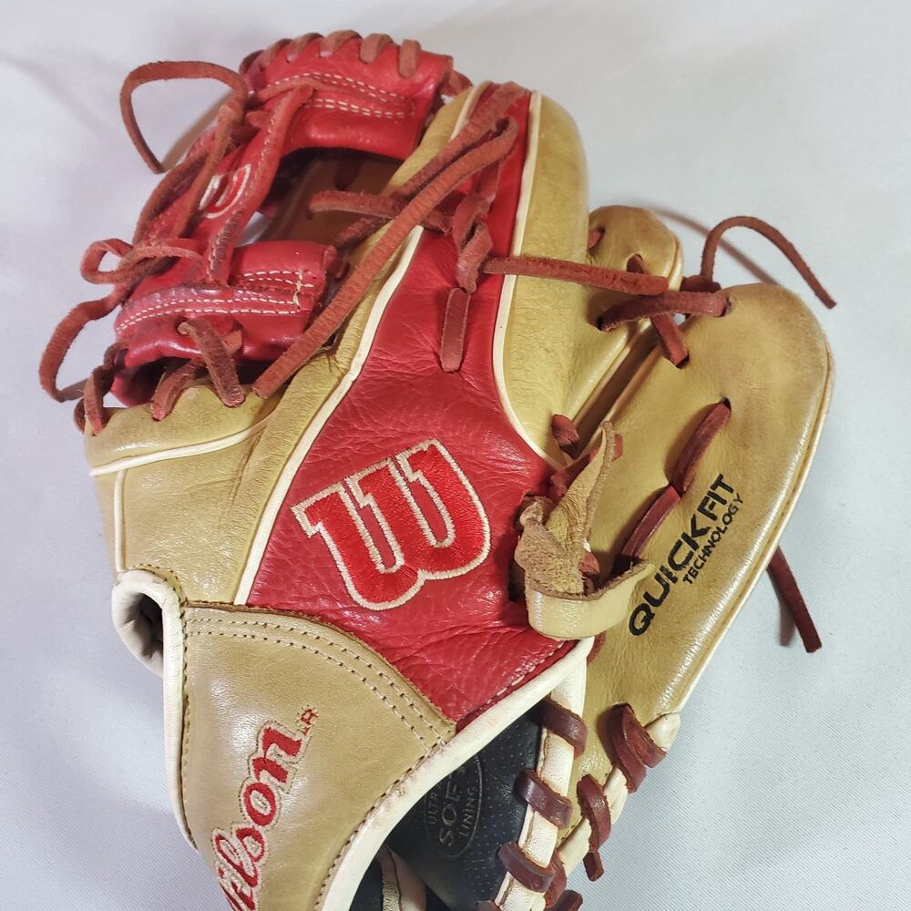 Wilson A500 A05RB2311 11 Inch Youth Baseball Mitt Right Handed Throw